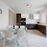 شقة Stylish 2br In St Julians سانت جوليان