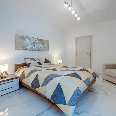 Apartament Stylish 2br In St Julians
