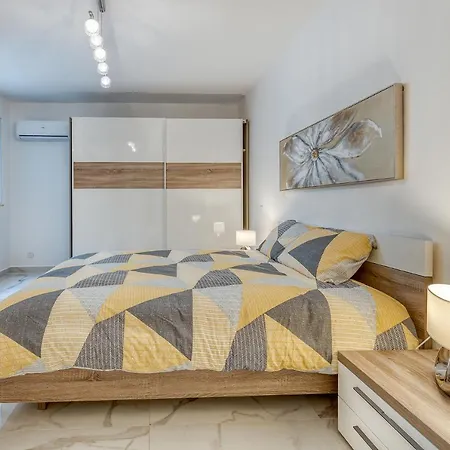 Stylish 2br In St Julians * San Julián