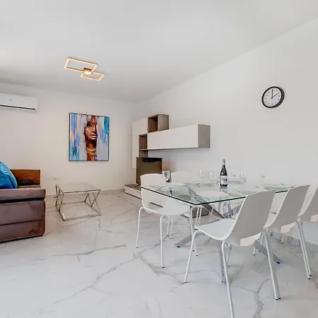Stylish 2br In St Julians Apartament